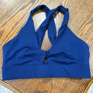 Oasis Twist Medium Impact Sports Bra